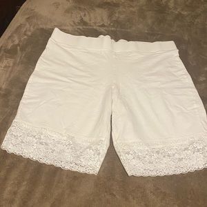 Torrid white lace trimmed bike shorts size 3